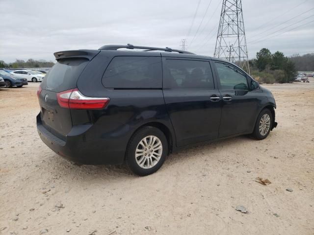 2017 Toyota Sienna XLE