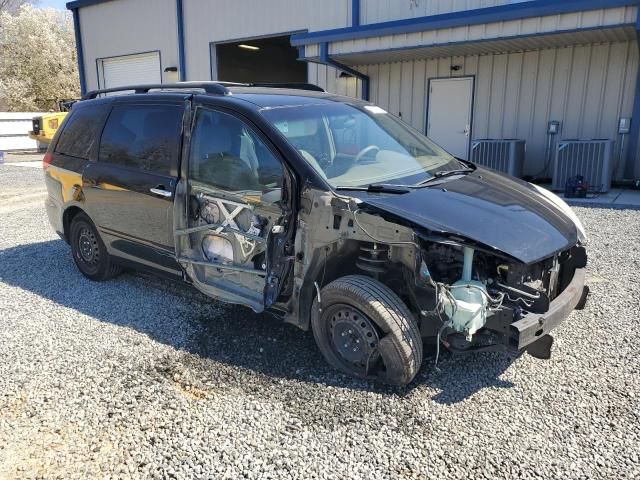 2009 Toyota Sienna CE