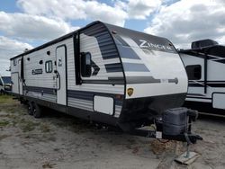 Salvage trucks for sale at Riverview, FL auction: 2022 Keystone Zinger