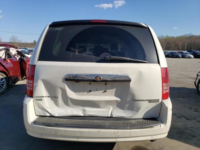 2010 Chrysler Town & Country Touring