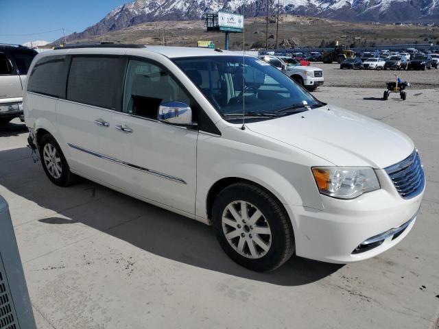 2011 Chrysler Town & Country Touring L