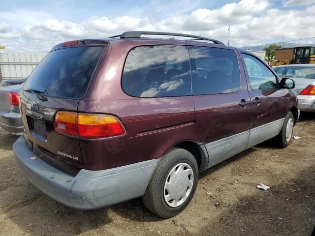 2000 Toyota Sienna LE