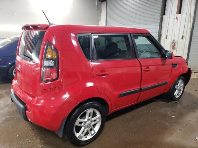 2011 KIA Soul +