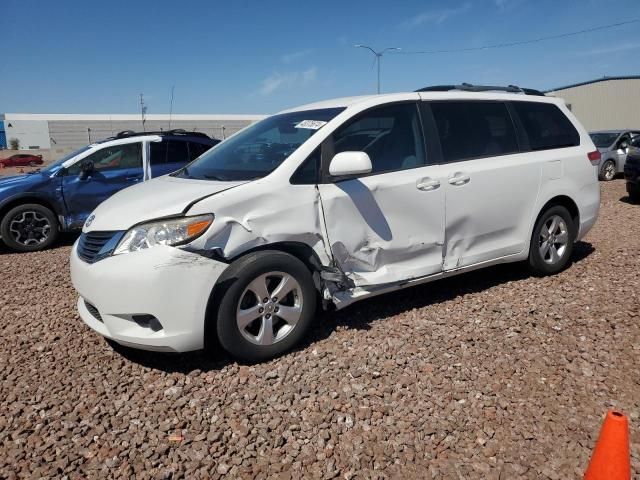 2013 Toyota Sienna LE