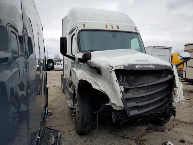 2018 Freightliner Cascadia 126