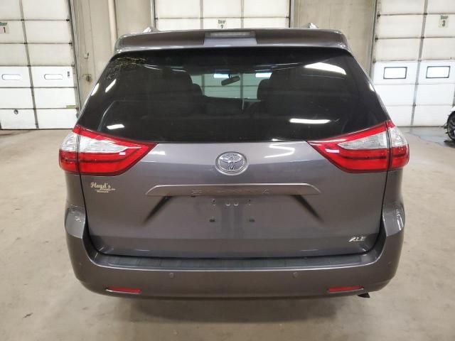 2017 Toyota Sienna XLE