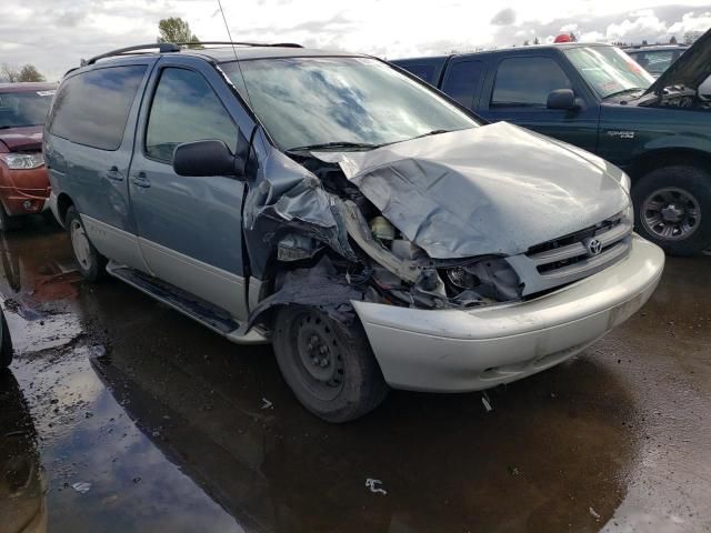 1998 Toyota Sienna LE