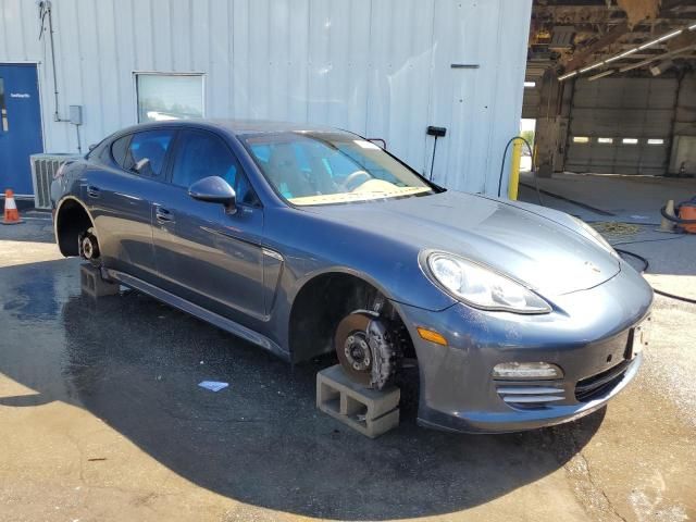 2011 Porsche Panamera 2