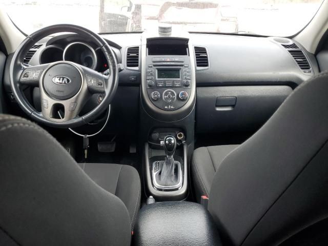 2013 KIA Soul +