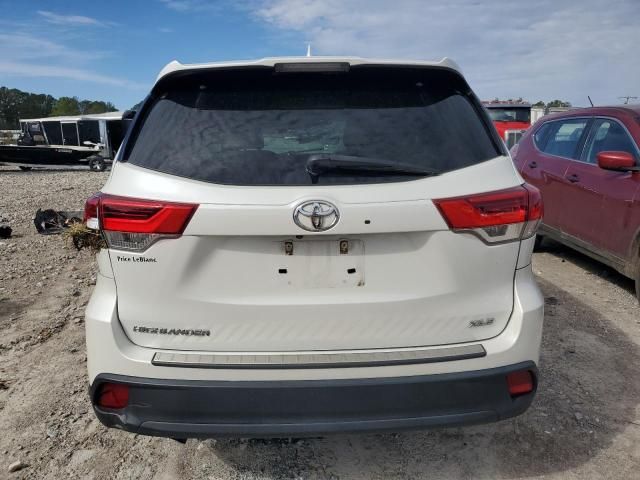 2018 Toyota Highlander SE