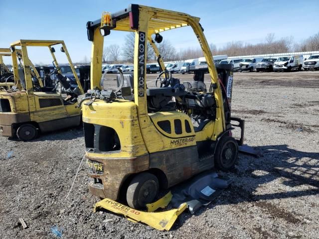 2010 Hyster Fork Lift