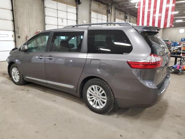 2017 Toyota Sienna XLE