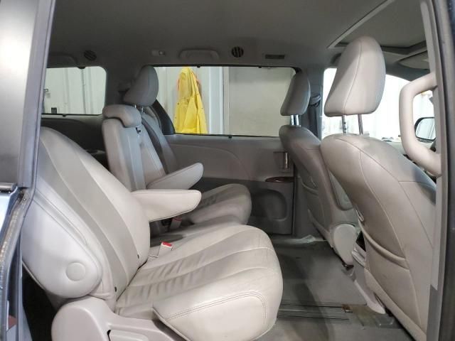 2014 Toyota Sienna XLE