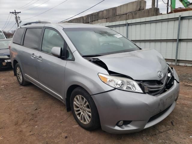 2016 Toyota Sienna XLE