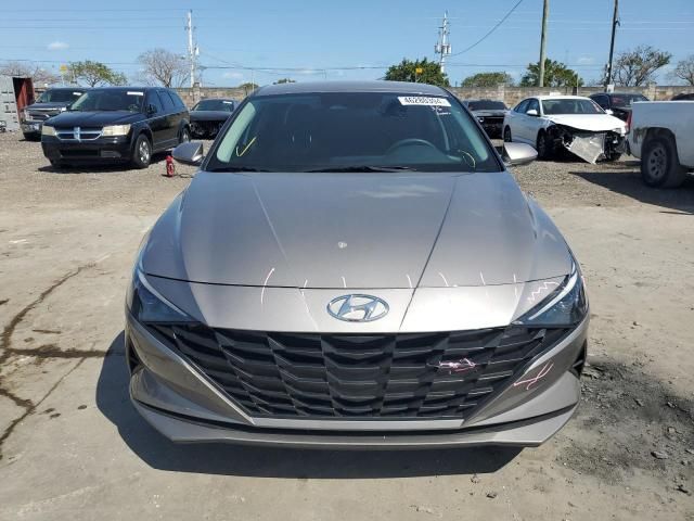 2022 Hyundai Elantra SE