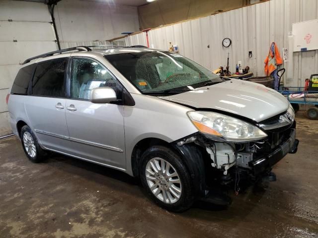 2010 Toyota Sienna XLE