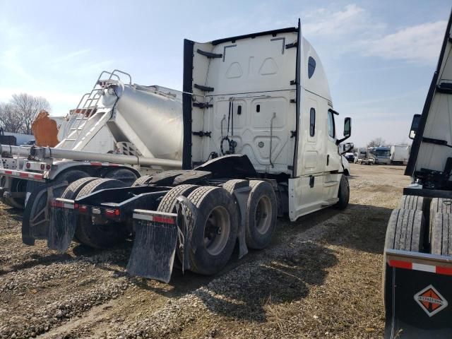 2018 Freightliner Cascadia 126