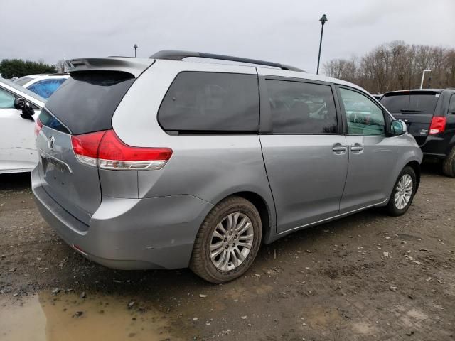 2011 Toyota Sienna XLE