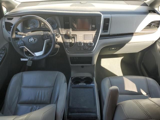 2017 Toyota Sienna XLE