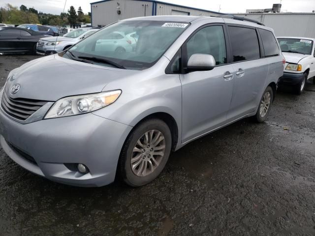 2011 Toyota Sienna XLE