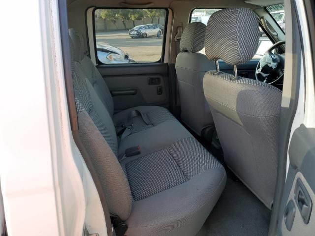 2002 Nissan Frontier Crew Cab XE