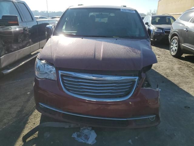 2013 Chrysler Town & Country Touring L