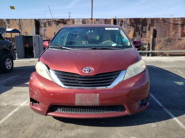 2013 Toyota Sienna LE