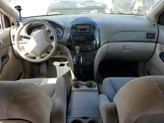 2005 Toyota Sienna CE