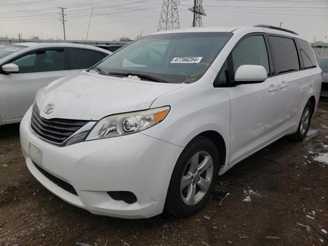 2014 Toyota Sienna LE