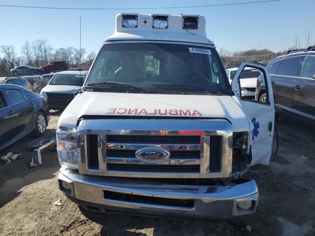 2013 Ford Econoline E350 Super Duty Van