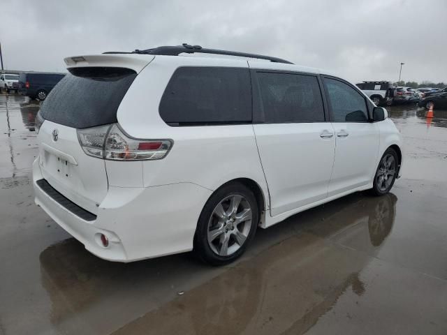 2013 Toyota Sienna Sport