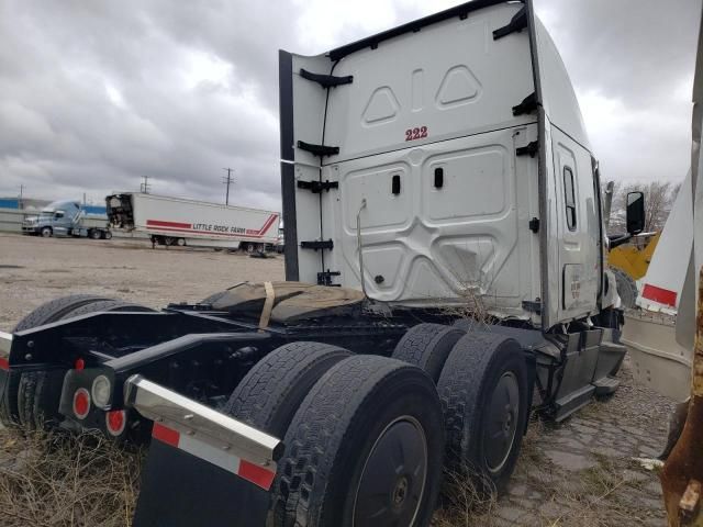 2022 Freightliner Cascadia 126