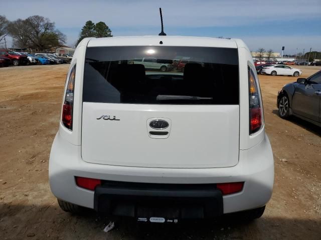 2011 KIA Soul +