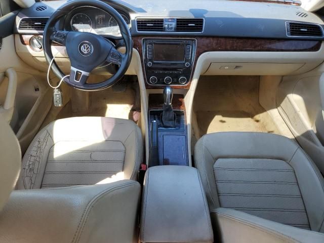 2012 Volkswagen Passat SEL