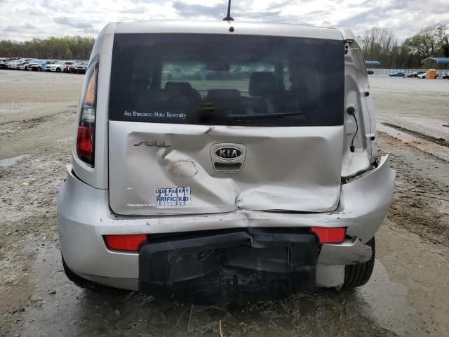 2010 KIA Soul +