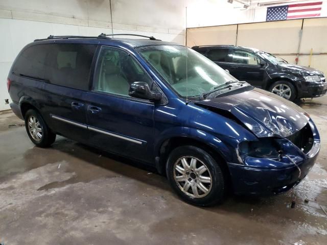 2005 Chrysler Town & Country Touring