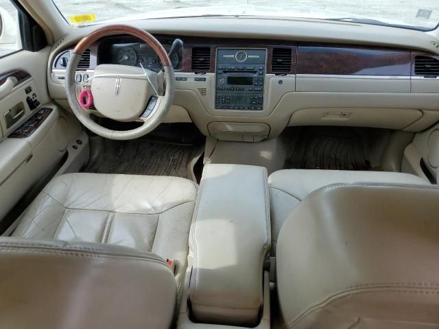 2007 Lincoln Town Car Signature Limited