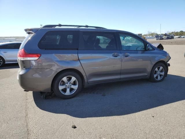 2014 Toyota Sienna LE