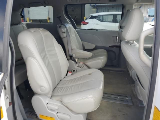 2013 Toyota Sienna XLE