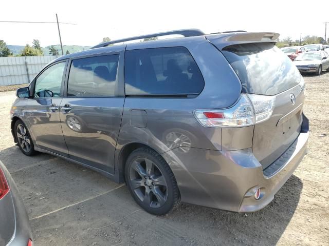 2016 Toyota Sienna SE