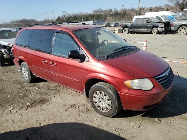 2006 Chrysler Town & Country LX