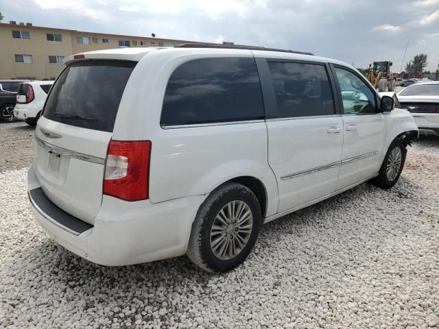 2014 Chrysler Town & Country Touring L