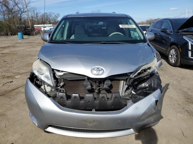 2013 Toyota Sienna LE