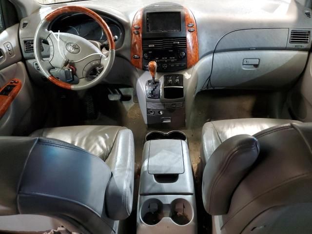 2010 Toyota Sienna XLE