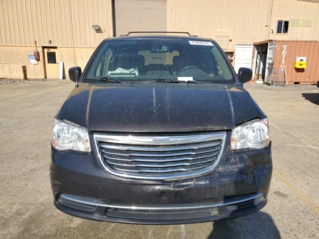 2015 Chrysler Town & Country LX