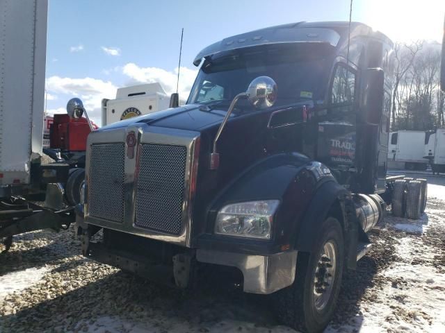 2021 Kenworth Construction T880