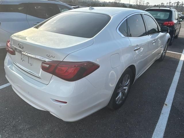 2015 Infiniti Q70 3.7