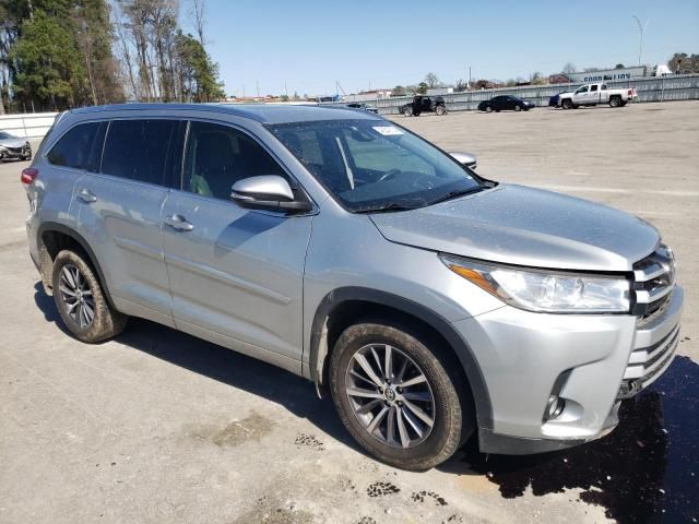 2017 Toyota Highlander SE