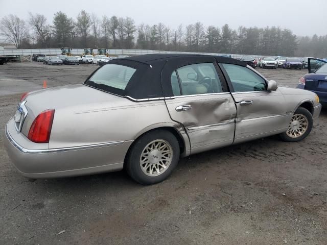 1999 Lincoln Town Car Signature