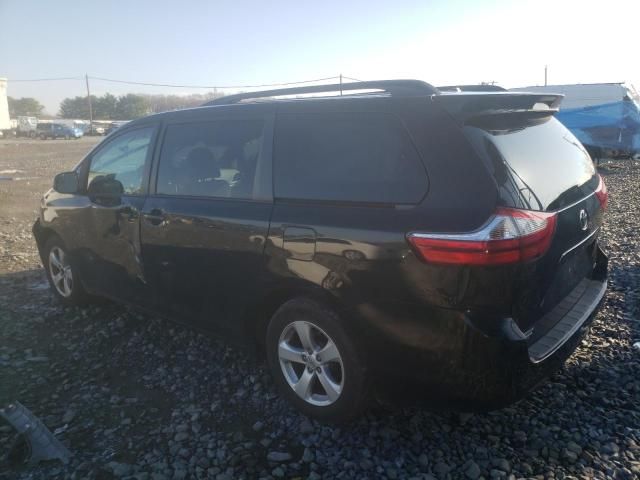 2017 Toyota Sienna LE